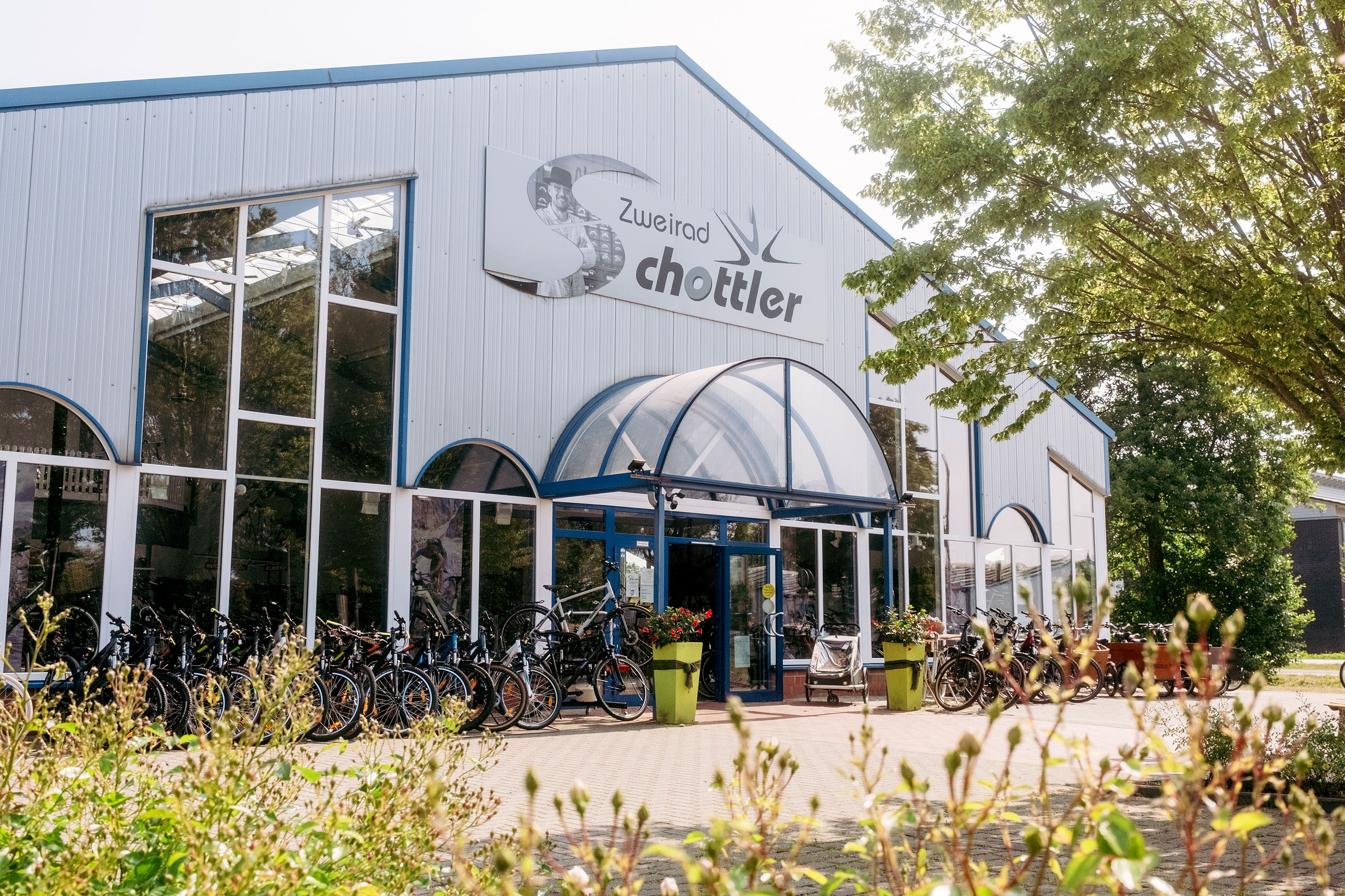 Zweirad_Schottler_Titelbild_07-2025